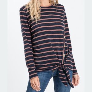 🛍️(NWT)Navy Long Sleeved Striped Top With Buttons